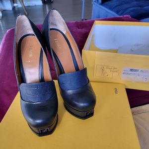 NAVY BLUE 💙💙💙HEELS 👠 💙